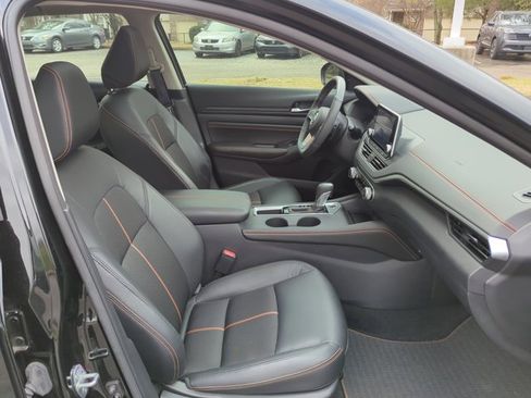 Used 2022 Nissan Altima 2.5 SR w/ Midnight Edition Package image 24