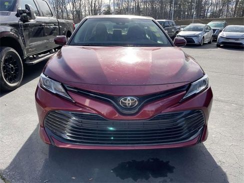 Used 2018 Toyota Camry LE image 6