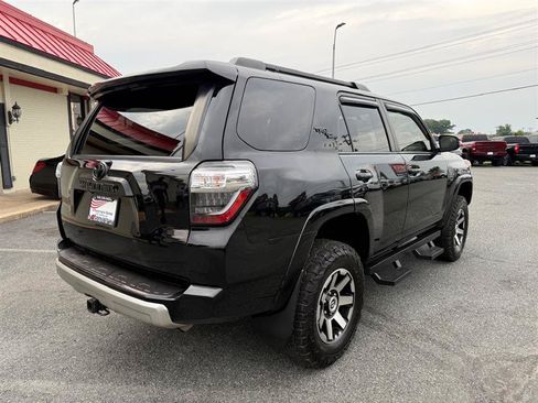 Used 2018 Toyota 4Runner TRD Off-Road AWD/4WD image 3