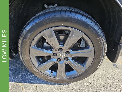 Used 2025 Honda Pilot Sport image 37