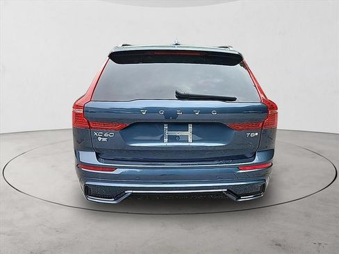Certified 2025 Volvo XC60 T8 Core AWD/4WD image 4