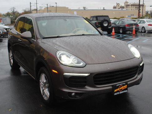 Used 2016 Porsche Cayenne image 4