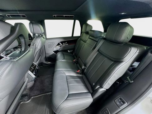 New 2026 Land Rover Range Rover Long Wheelbase SE AWD/4WD image 24