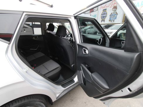 Used 2020 Kia Soul S image 19