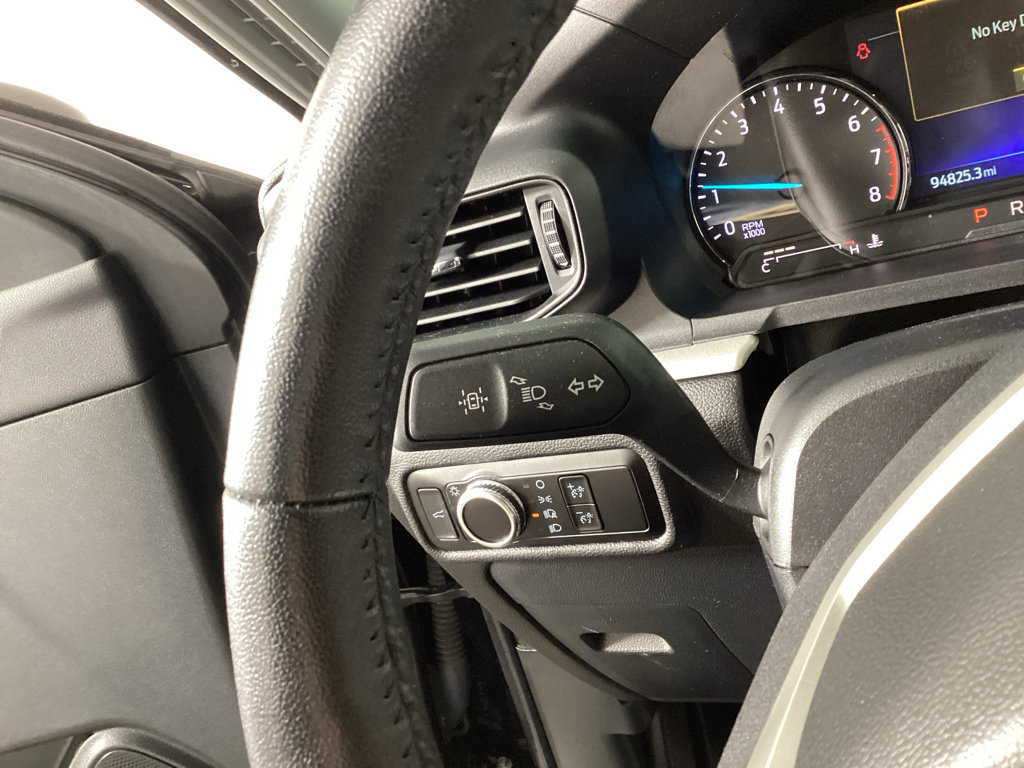 Used 2023 Ford Explorer XLT AWD/4WD image 24