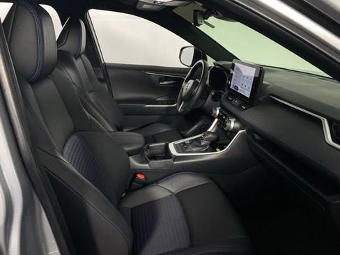 Used 2025 Toyota RAV4 XSE AWD/4WD image 15