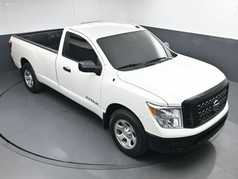 Used 2019 Nissan Titan S image 29