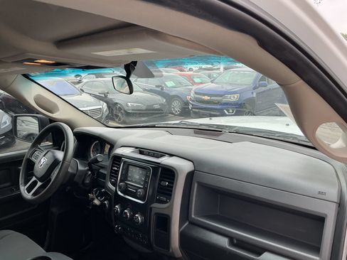 Used 2018 RAM 2500 Tradesman w/ Chrome Appearance Group AWD/4WD image 16