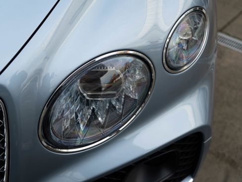 Used 2023 Bentley Bentayga image 42