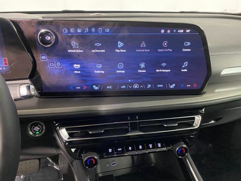 Certified 2025 Chevrolet Traverse LT w/ Driver Confidence Package image 20