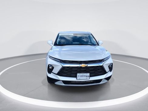 Used 2023 Chevrolet Blazer LT image 3