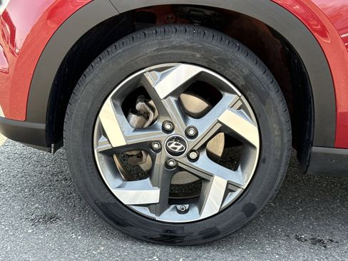 Certified 2024 Hyundai Venue Limited FWD image 12