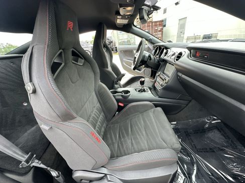 Used 2018 Ford Mustang Shelby GT350R w/ GT350R Equipment Group 920A RWD image 34