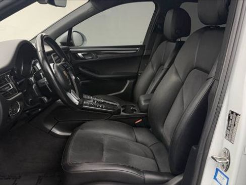 Used 2019 Porsche Macan AWD/4WD image 14