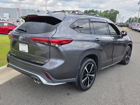 Used 2022 Toyota Highlander XSE AWD/4WD image 12