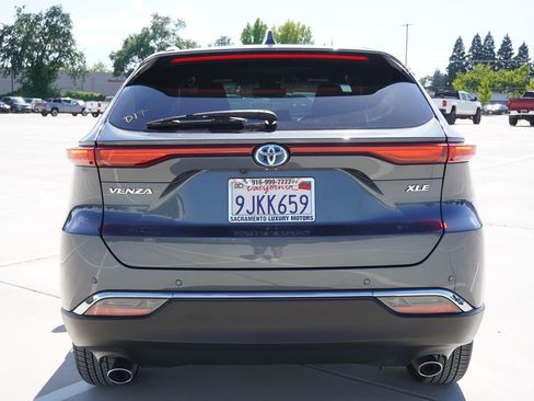 Used 2023 Toyota Venza XLE AWD/4WD image 11