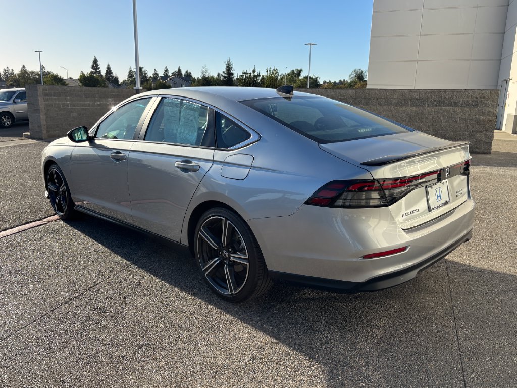 Used 2025 Honda Accord Sport image 7