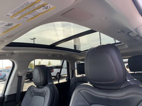 Used 2025 Lincoln Aviator Reserve w/ Luxury Package AWD/4WD image 12