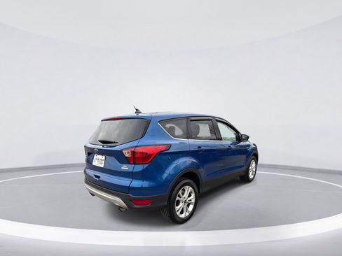 Used 2019 Ford Escape SE image 8