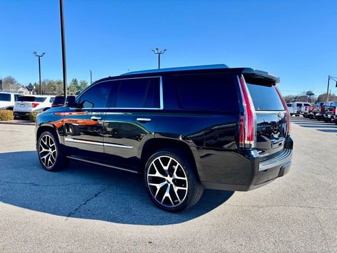 Used 2017 Cadillac Escalade Premium Luxury image 5