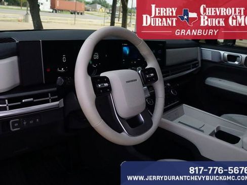 Used 2025 Hyundai Santa Fe SEL FWD image 20