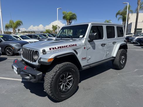 Used 2024 Jeep Wrangler Unlimited Rubicon AWD/4WD image 4