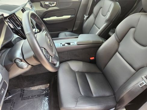 Used 2025 Volvo XC60 B5 Core image 5