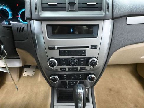 Used 2010 Ford Fusion SE image 29