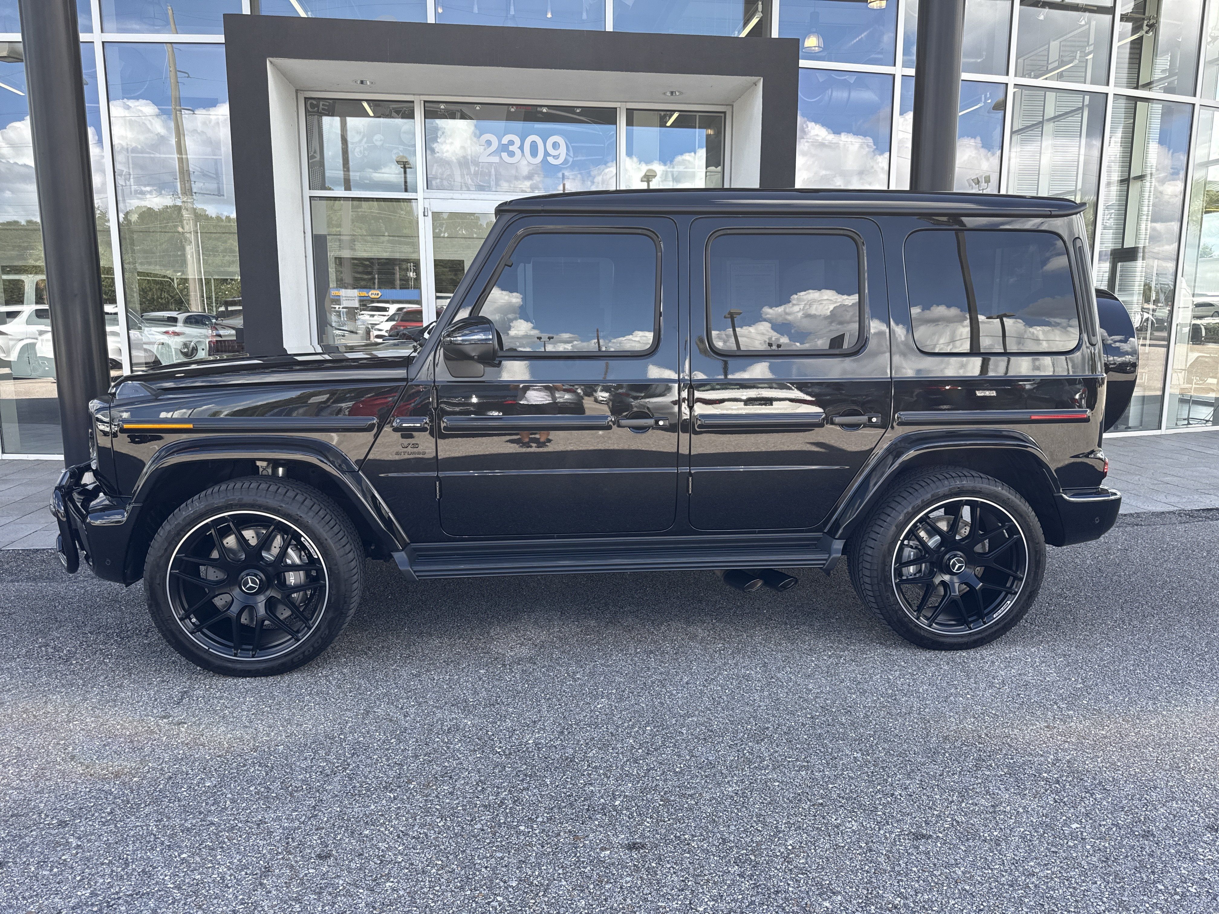 Used 2025 Mercedes-Benz G 63 AMG 4MATIC image 3