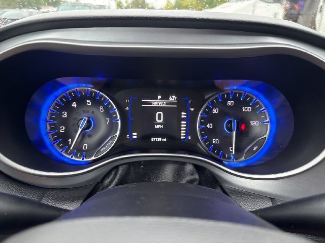 Used 2020 Chrysler Pacifica Touring w/ S Appearance Package FWD image 13
