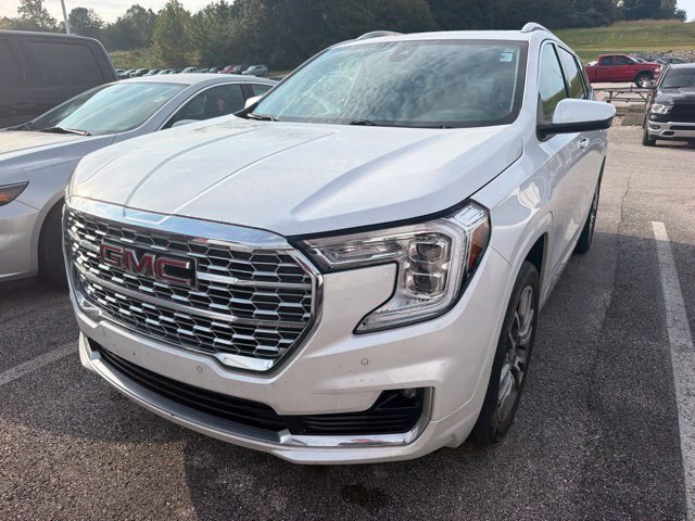 Used 2023 GMC Terrain Denali w/ LPO, Floor Liner Package AWD/4WD image 2