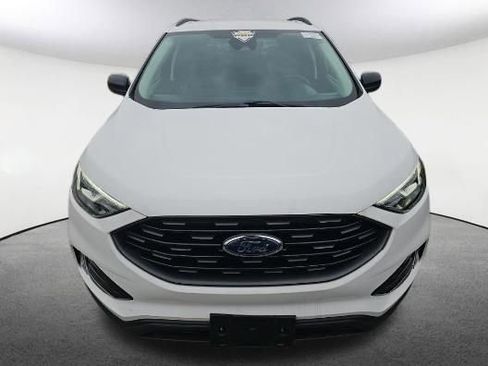 Used 2022 Ford Edge SEL w/ Sport Appearance Package image 2