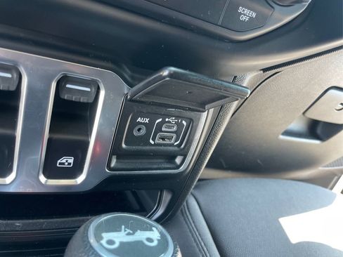 Used 2020 Jeep Wrangler Sport S image 26