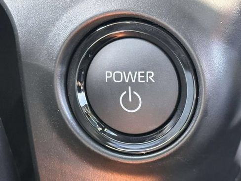Used 2026 Toyota Sienna LE FWD image 33