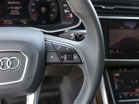 Used 2024 Audi Q8 Prestige image 16