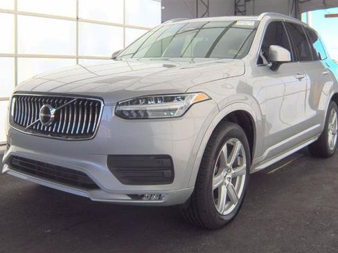 Used 2023 Volvo XC90 B5 Core AWD/4WD image 6