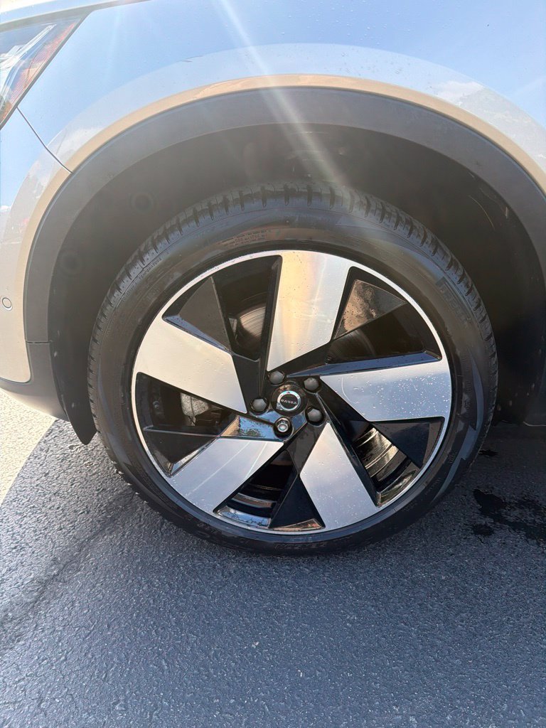 Certified 2023 Volvo XC40 Recharge Ultimate w/ Protection Package Premier AWD/4WD image 4