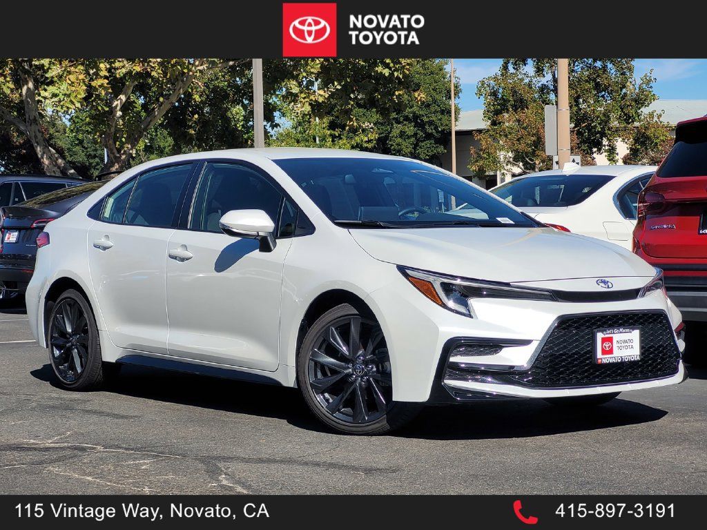 Used 2026 Toyota Corolla SE w/ SE Premium Package FWD image 1