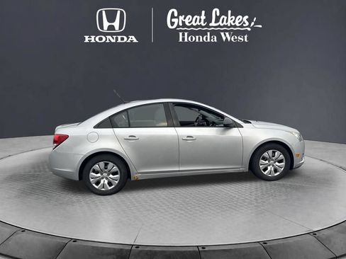 Used 2013 Chevrolet Cruze LS FWD image 5