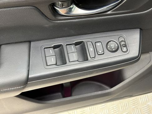 Used 2025 Honda CR-V EX image 14
