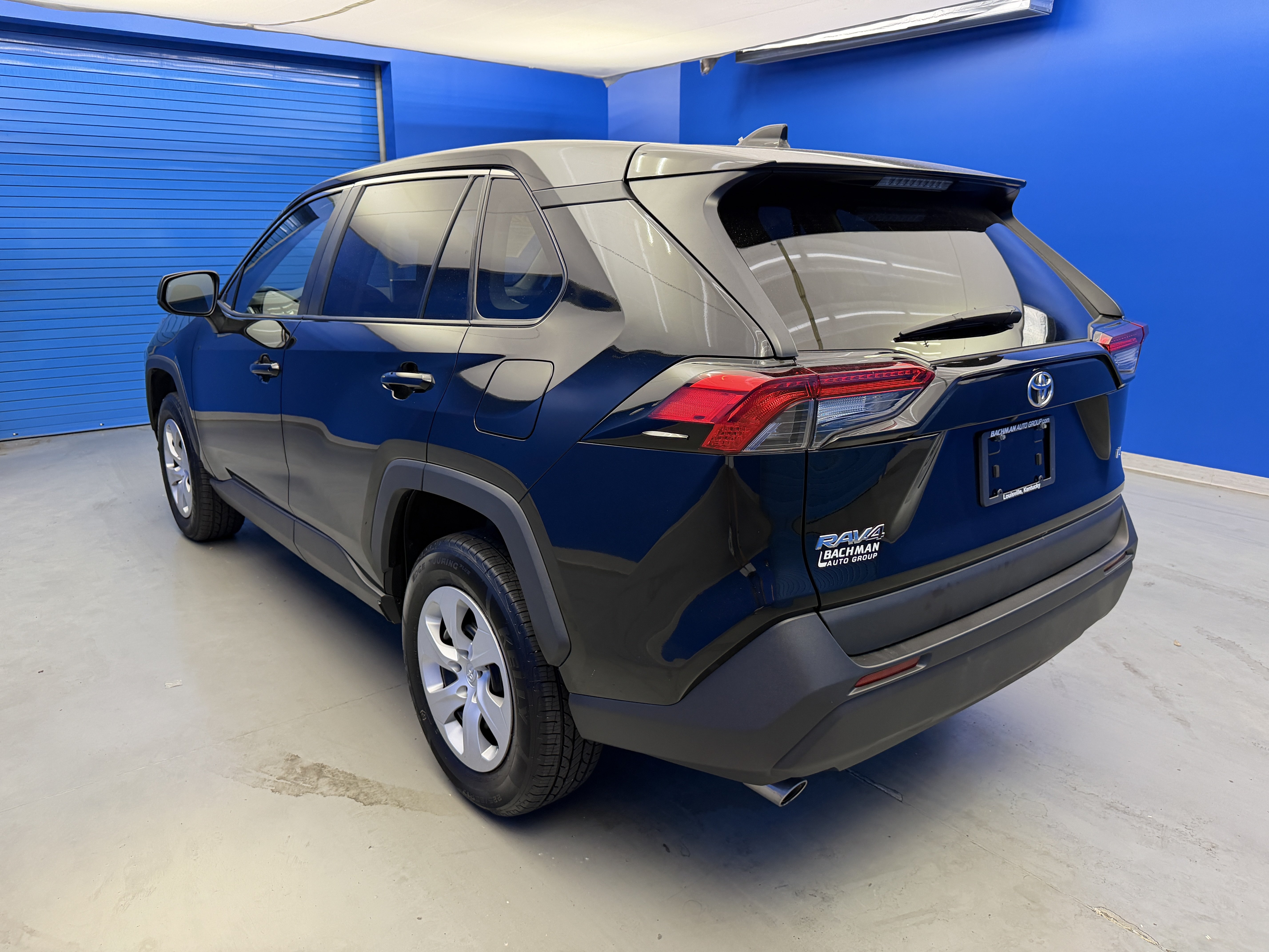 Used 2024 Toyota RAV4 LE FWD image 5