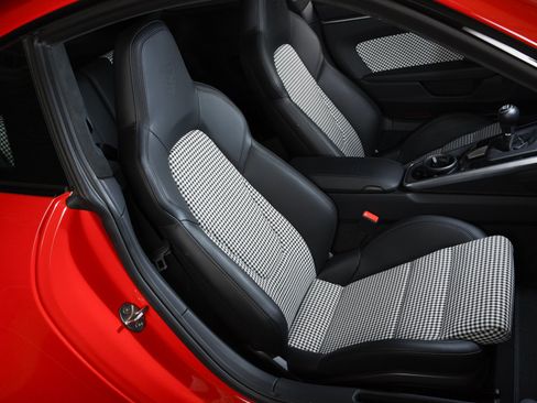 Used 2023 Porsche 911 Sport Classic RWD image 7