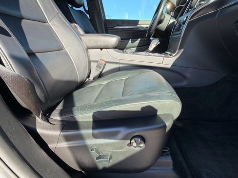Used 2018 Jeep Grand Cherokee Limited image 17