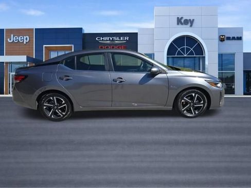 Used 2024 Nissan Sentra SV FWD image 5
