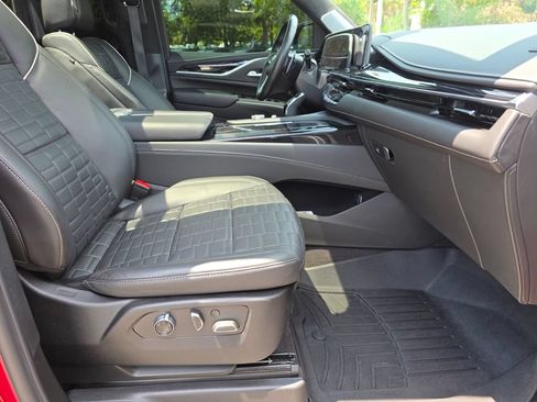 Used 2023 Cadillac Escalade V w/ LPO, ONYX Package AWD/4WD image 15