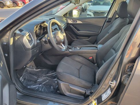 Used 2018 MAZDA MAZDA3 Sport w/ Preferred Equipment Package image 17