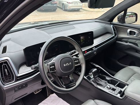 Used 2024 Kia Sorento SX Prestige w/ Sage Leather Package image 21