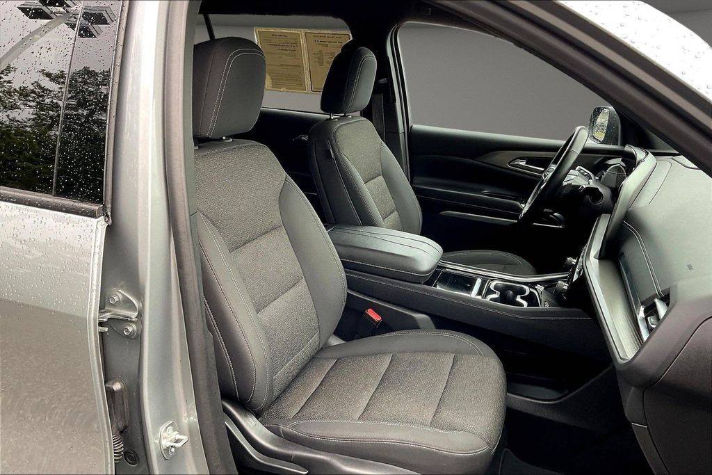 Used 2024 Chevrolet Traverse LT AWD/4WD image 33