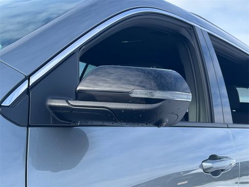 New 2026 GMC Acadia Elevation image 12