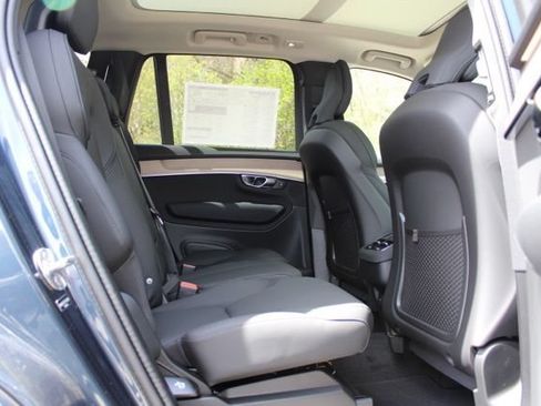 New 2026 Volvo XC90 B5 Core AWD/4WD image 16